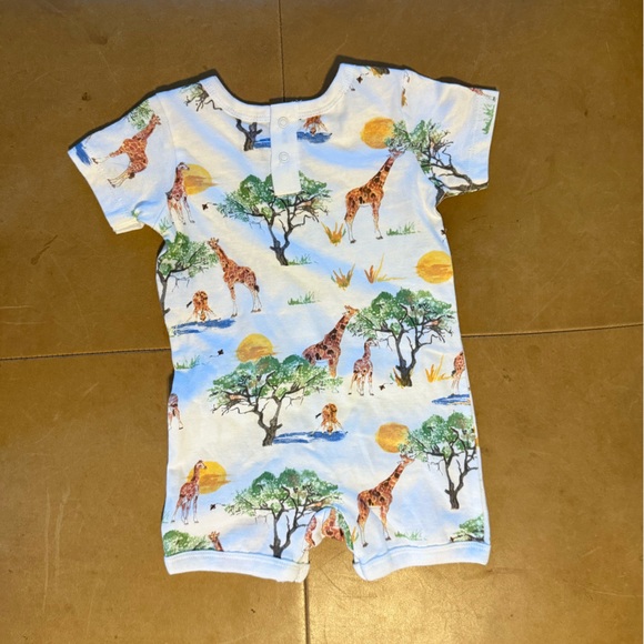 💙5/$25💙Burt’s bees Romper 3-6M - Picture 2 of 3